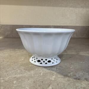 Vintage Bombay Company White Bowl - 6.5 inches